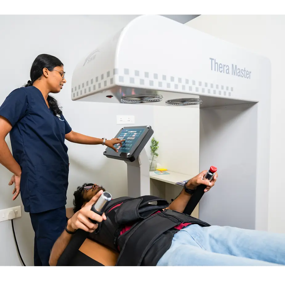 Non-surgical spine treatment at Maana Health using spinal decompression therapy for back pain relief