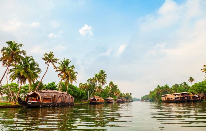 Honeymoon trips in Alleppey featuring a romantic houseboat cruise through Kerala backwaters with Travelnote