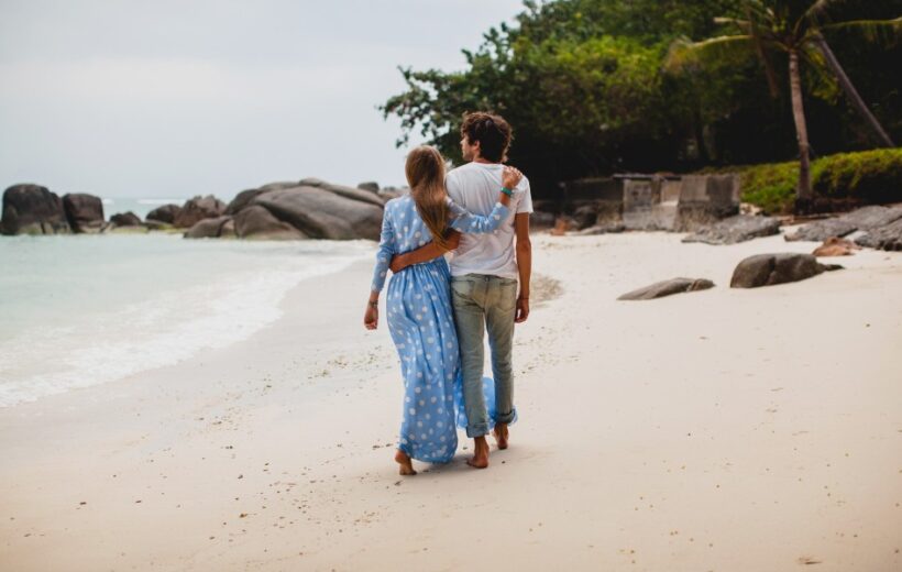 Honeymoon in Kerala destinations with Travelnote featuring romantic Munnar hills, Alleppey backwaters, and scenic getaways for couples